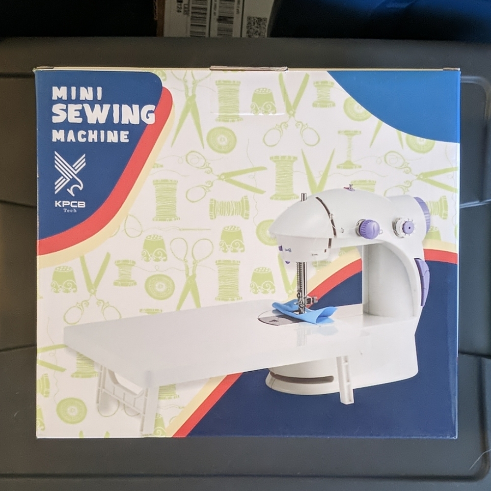 Mini sewing machine